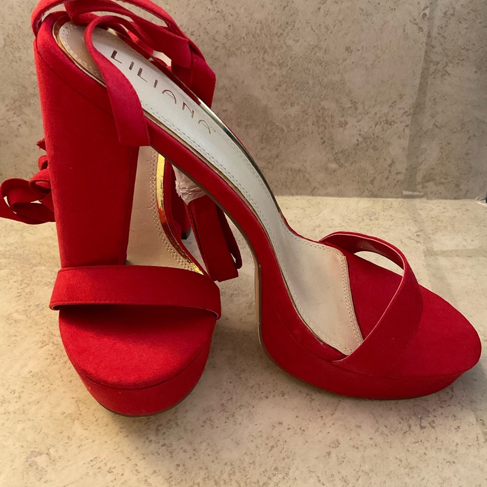 Red Pumps Heels
